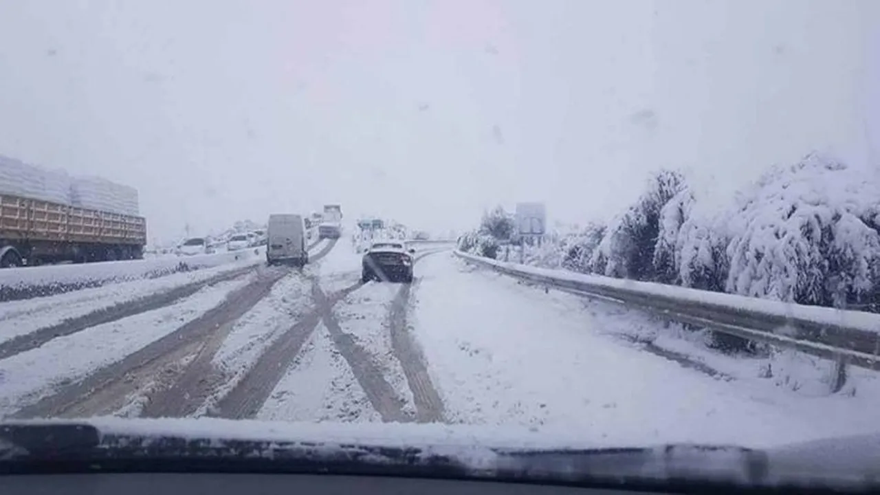 تحذير لـ 10 ولايات.. تساقط كثيف للثلوج والأمطار مع نشاط رياح قوية